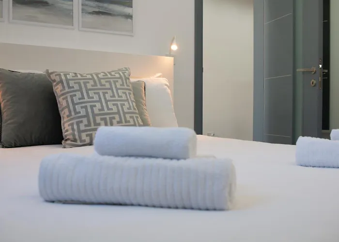 Sandstone Apartment 19